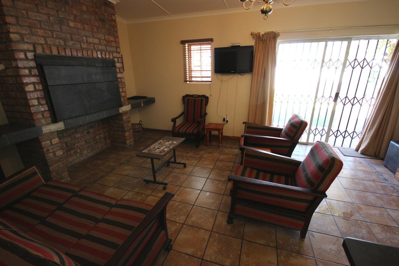 Donkin Country House Hotel Beaufort West Exterior photo