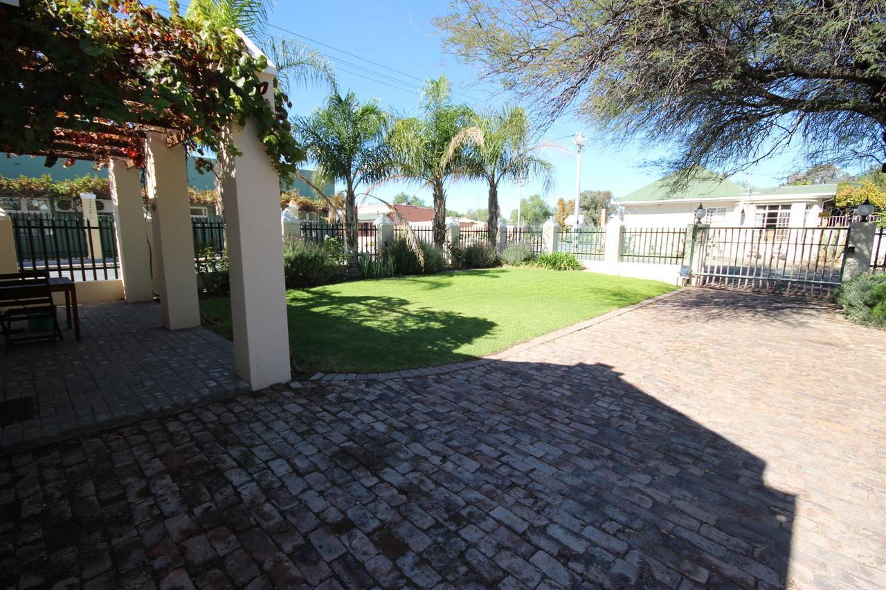 Donkin Country House Hotel Beaufort West Exterior photo